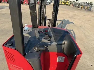 Used 2018 RAYMOND 425C35TT 3-Wheel Stand up Electric Counterbalance Forklifts Illinois US | Somerset Equipment Sales #1546208