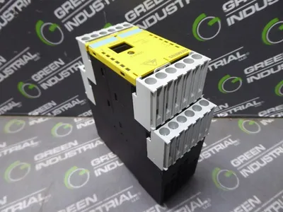 Siemens 3RK1105-1BE04-3CA0 Sirius Safety Relay Module Used