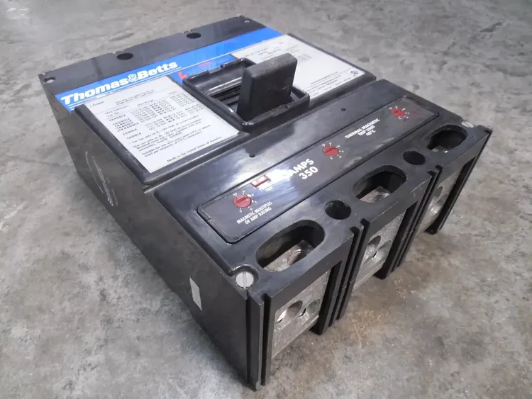 Used THOMAS & BETTS E Circuit Breakers Wisconsin US | Green Industrial #677338