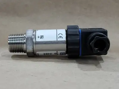 NEW WIKA 8340638