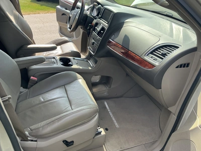 Used 2014 CHRYSLER TOWN & COUNTRY Vans Michigan US | Miedema Asset Management Group #1337323