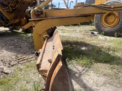 2000 Caterpillar 140H