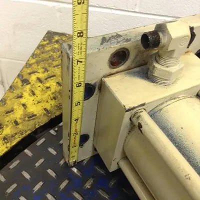 USED CINCINNATI MILACRON CYLINDER225