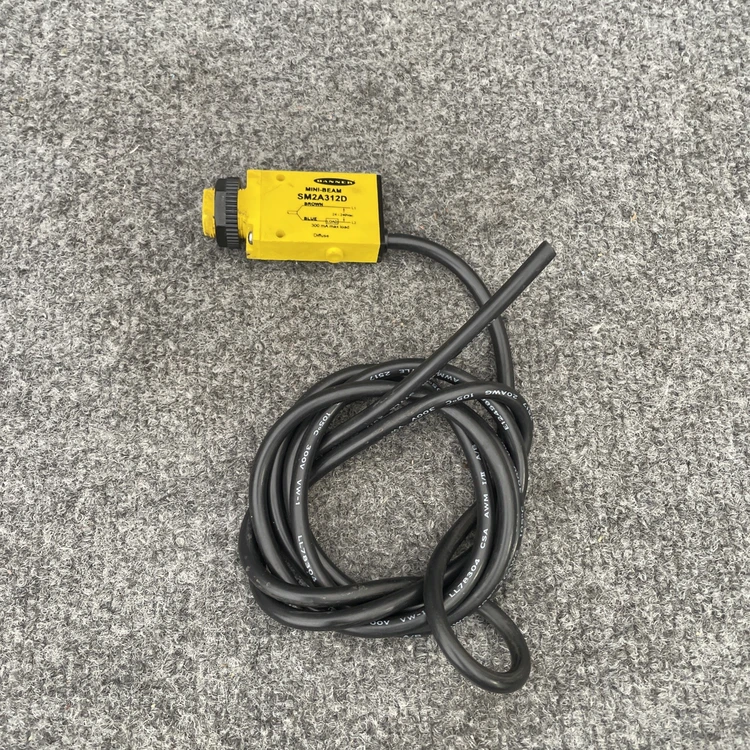 Used Banner SM2A312D Misc Industrial Equipment California US | Davliegogo LLC #1709868