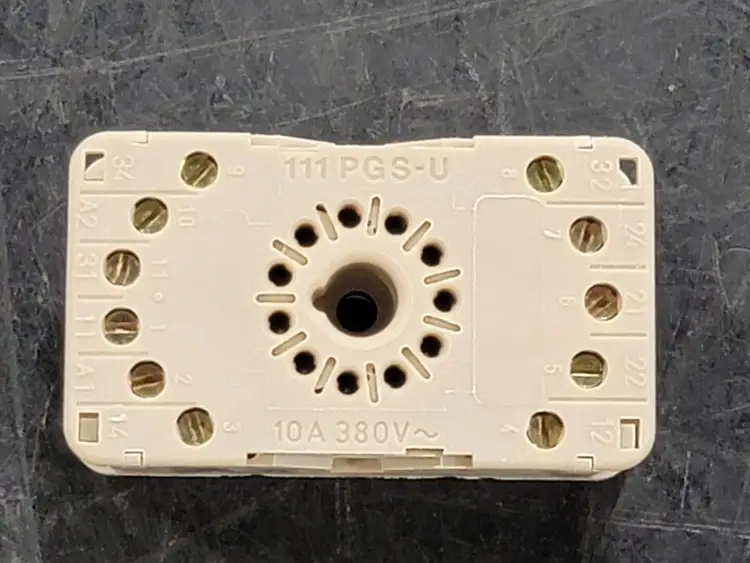 Used ALLEN-BRADLEY 700-HN101 Misc Electrical & Power Parts British Columbia CA | Lenmark #247504