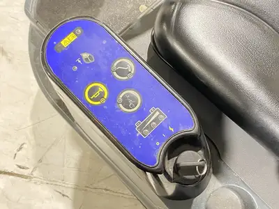 Used Nilfisk Advance VACRIDE 3400-C Ride On Electric Sweeper NO BATTERY Sweepers Michigan US | Maverick Industrial Sales #1402225