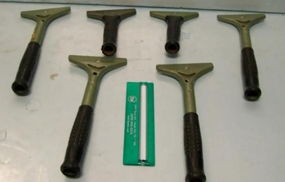 QTY. 6. GREEN SCRAPER? MADE IN USA HUNT WILD CORPO...