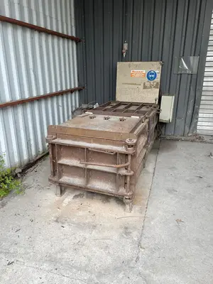 USED MECAMAT SCRAP BALLING PRESS