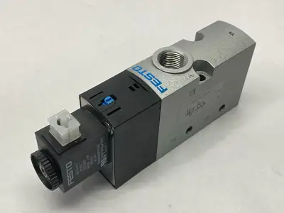 VUVS-L30-M32C-MD-G38-F8-1C1, 575570 | Festo VUVS-L30-M32C-MD-G38-F8-1C1 Pneumatic Solenoid Valve 575570 - New Other