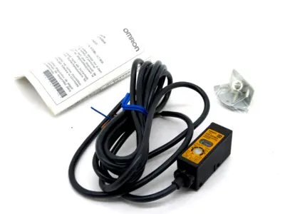 NEW OMRON E3S-DS10E4 PHOTOELECTRIC SWITCH E3SDS10E4