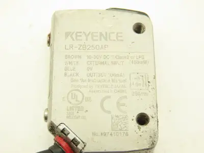 Keyence LR-ZB250AP CMOS Laser Sensor 10-30VDC  Lot of 2