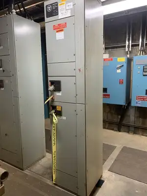 Five Star Double-Sided Motor Control Center (MCC), 600V Max., 1000A, 3 Buckets
