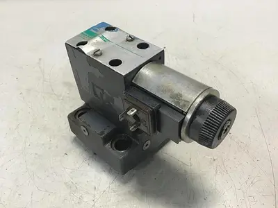 USED VICKERS CVCS-25-D3-S2-10-S32-A99-AP110-Z108