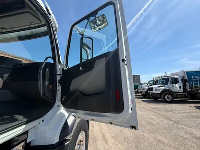 2023 VOLVO VNR300 Dump Trucks | Platinum Group (25)