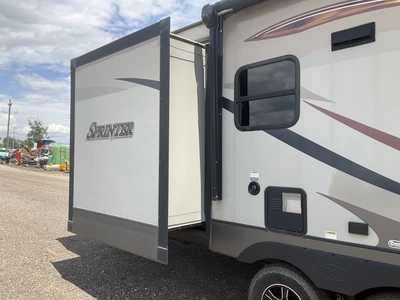 USED 2016 KEYSTONE SPRINTER SERIES M-299