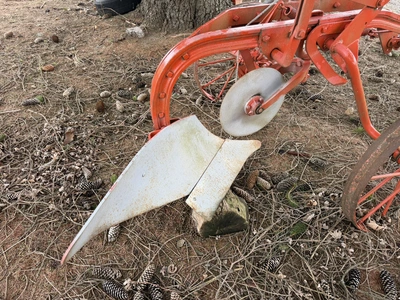 Allis Chalmers 1-Bottom Plow