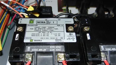 Square D 8810DCA4V02S Combination Starter Size 1 10HP Used