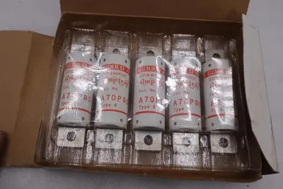 BOX OF 5 - Ferraz Shawmut A70P90-4 Fuse 90A/700VAC 650VDC - STOCK GF324A