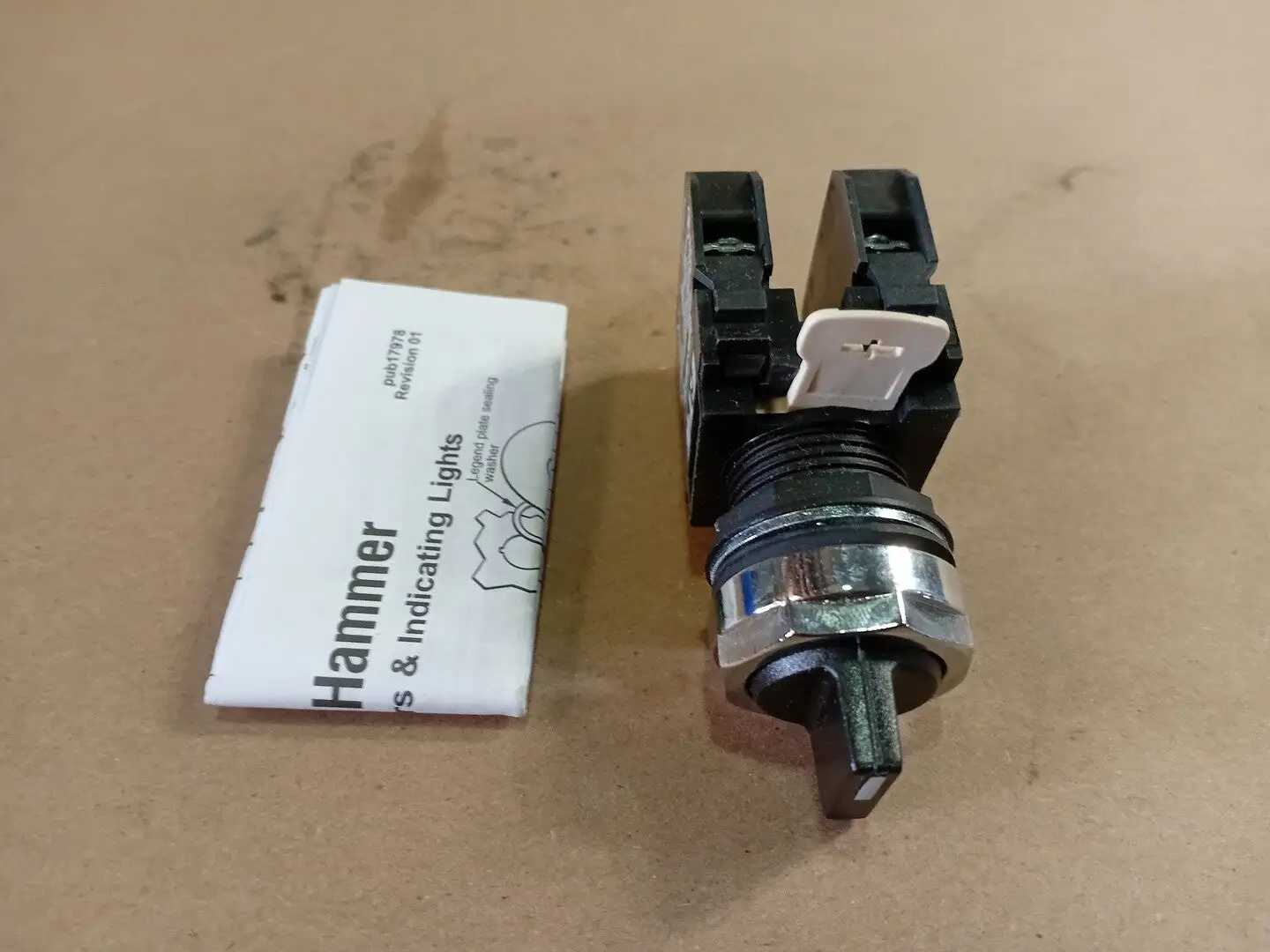 NEW EATON CUTLER-HAMMER E22XG1D