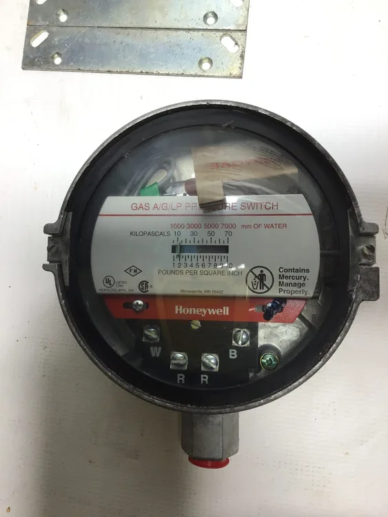 Used HUBBELL _UNKNOWN_ Relays & Switches Pennsylvania US | Moses B Glick #989982