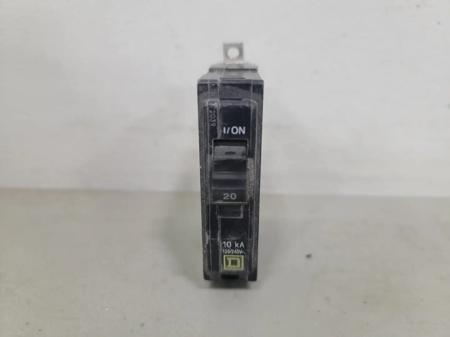 USED SQUARE D QOB120