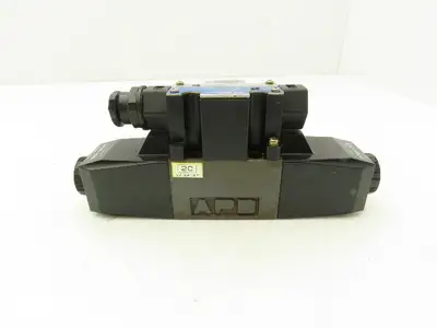 Tokimec Vickers DG4V-3-2C-M-P7-H-7-50 Hydraulic Directional Solenoid Valve 24V
