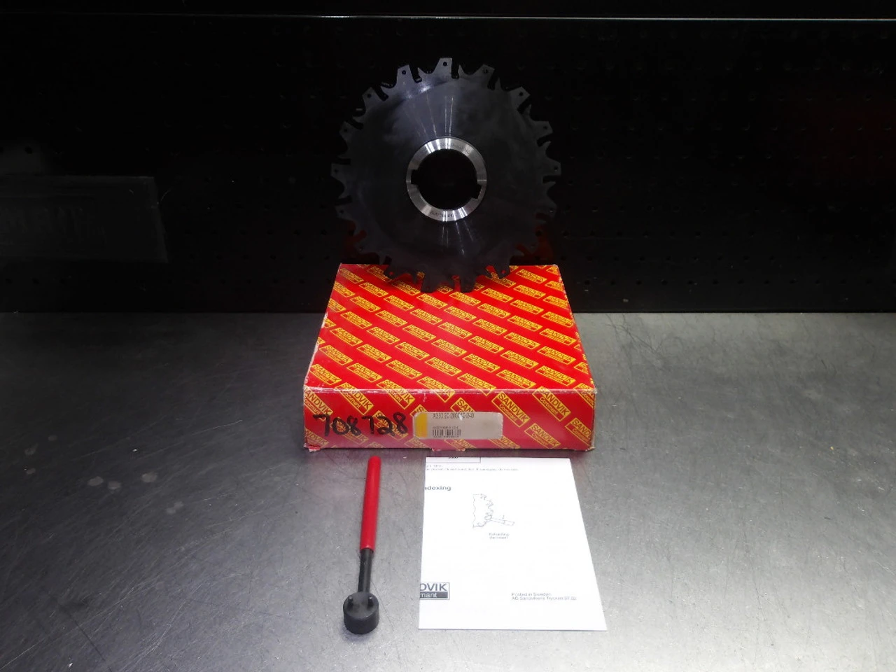 Sandvik 4mm (8") Dia Slot Milling Cutter 2" Arbor A330.20-203040-240 (LOC2474)