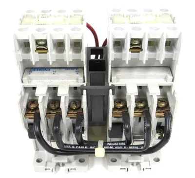 NEW CUTLER HAMMER CE55DN3AB CONTACTOR SIZE D