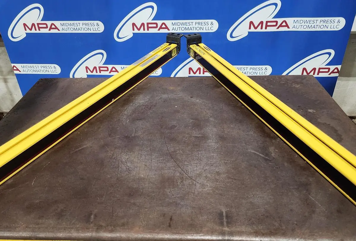 Used BANNER SLSE14-750Q8 SLSR14-750Q8 Light Curtains & Grids Michigan US | Midwest Press and Automation #1471215
