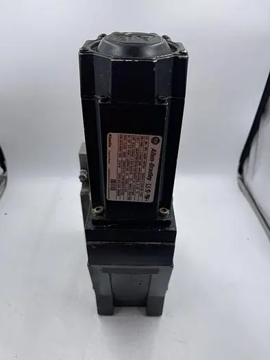 Used ALLEN-BRADLEY ALLEN BRADLEY MPL-B330P-MK72AA SER A LENZE GKR04-2NHARXC Servo Motors | ND Industrial Surplus #1216124