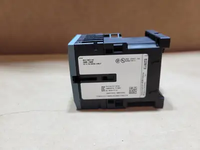 USED SIEMENS 3RH2122-1AV60
