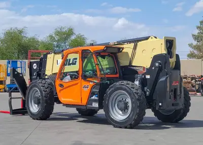 NEW 2025 JLG 1055