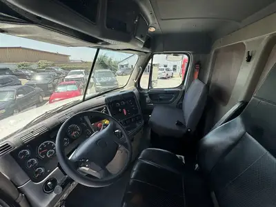 Used 2018 FREIGHTLINER CASCADIA CA125DC Dump trucks Texas US | MCO Truck & Equipment #1513779