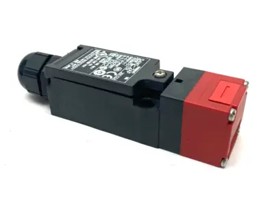 USED OMRON SAFETY DOOR SWITCH 3A/240VAC 27A/250VDC 28Z15ZA