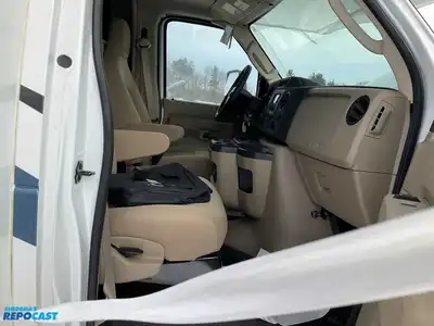 USED 2022 FORD /THOR MOTOR COACH E-350 SUPER DUTY FOUR WINDS 22E
