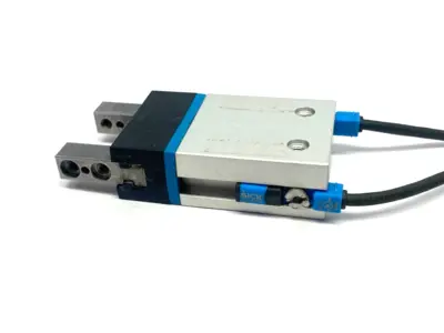 USED FESTO PARALLEL GRIPPER 3MM STROKE 254042 W/ DUAL PROXIMITY SENSORS