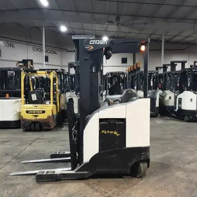 USED 2018 CROWN RR5725-45