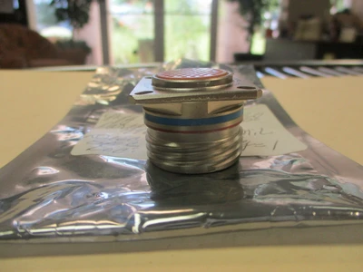 NEW Amphenol 77820 (91-558796-35P)