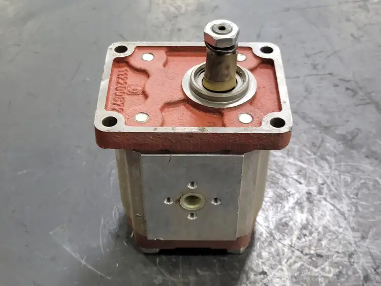 Used 2013 SALAMI 2PE22.5D-P28P1 Parts (Hydraulics and Pneumatics) British Columbia CA | Lenmark #265106