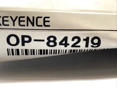 New | in-Stock KEYENCE Retro-Reflective Photoelectric Sensor Reflector R-2L Photoelectric Sensors Michigan US | Maverick Industrial Sales #1414242
