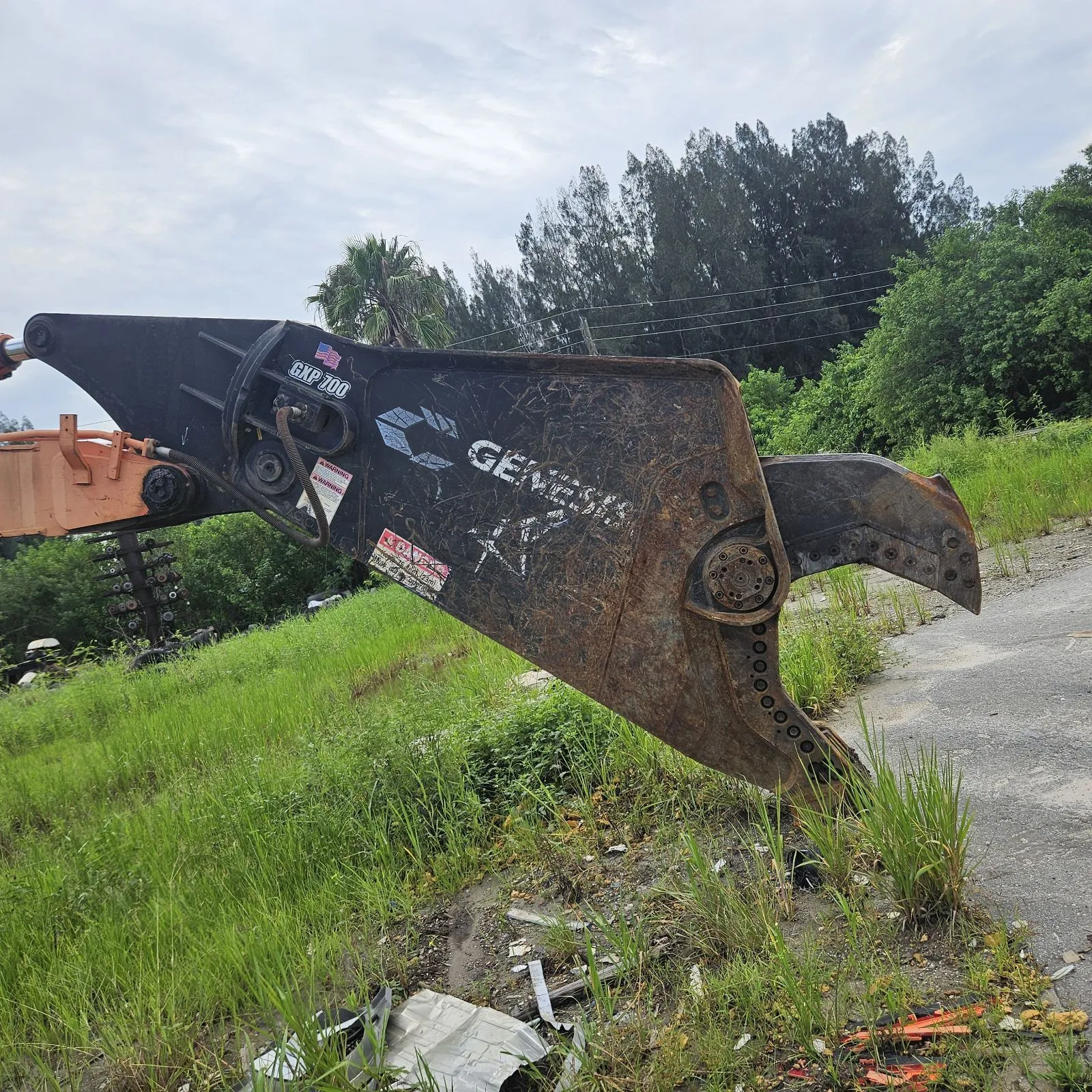 USED GENESIS ATTACHMENTS GXP 700