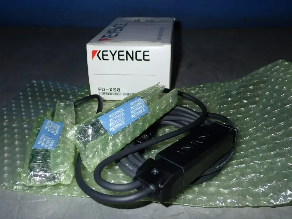 NEW KEYENCE FDXS8