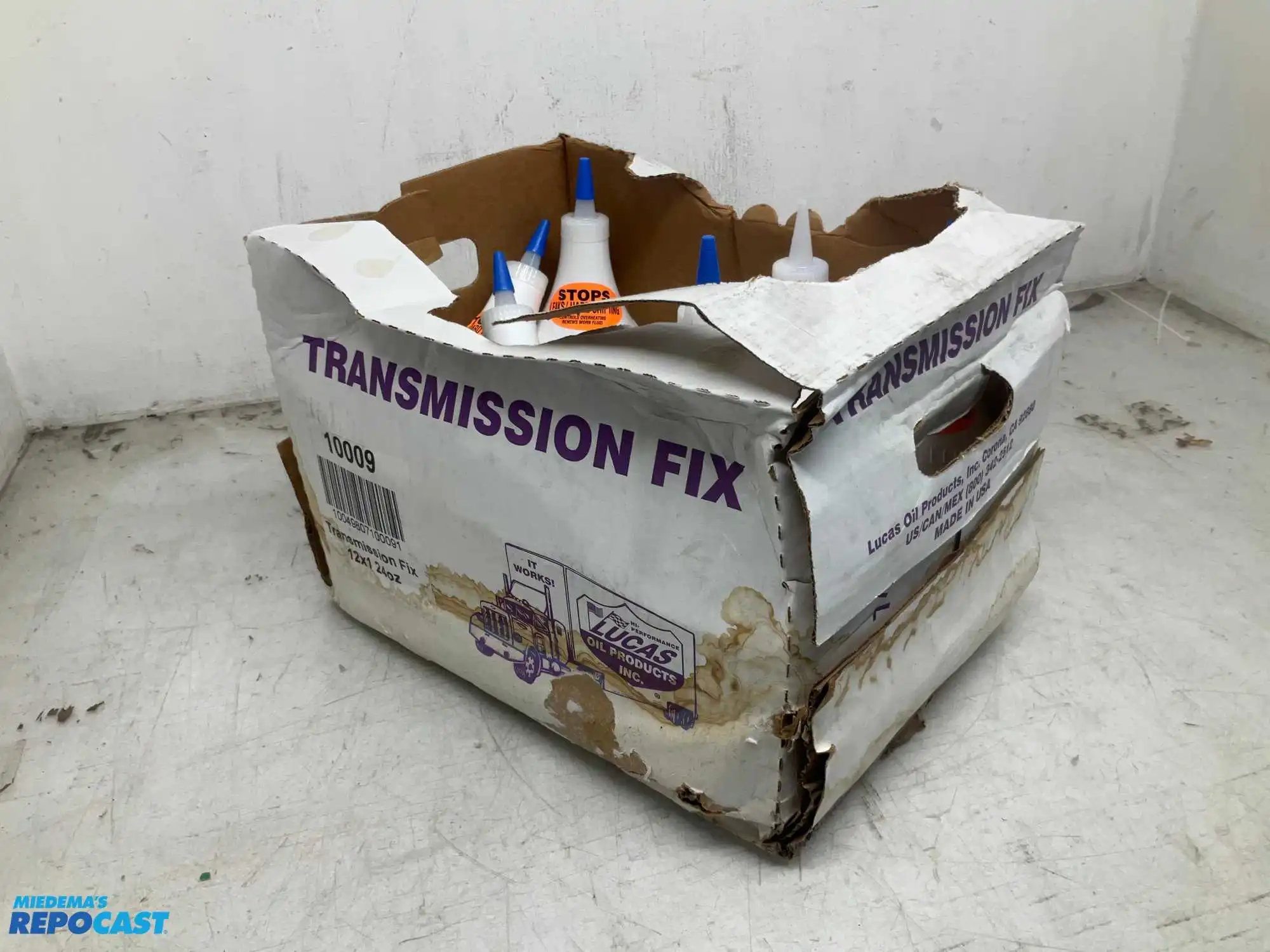 Lot of (9) bottles of Lucas 24oz transmission fix