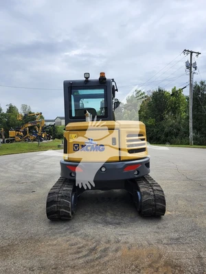 USED 2022 XCMG XE55U