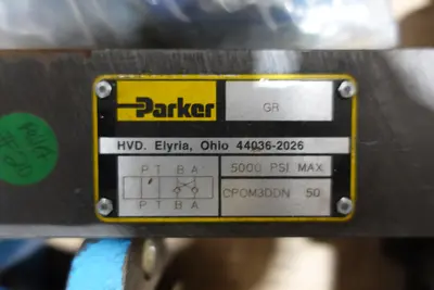 PALLET OF ASSORTED HYDRAULIC REPLACEMENT PARTS