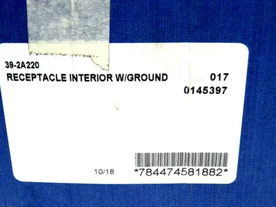 NEW MELTRIC 39-2A220 RECEPTACLE INTERIOR W/GROUND 392A220