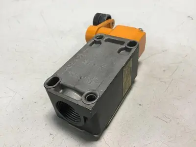 USED SIEMENS 3SE3 120-1GW-Z