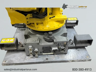 USED FANUC R-2000IB