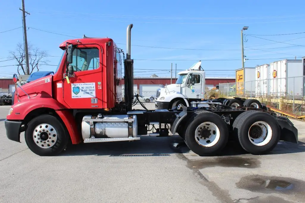 Used 2004 FREIGHTLINER COLUMBIA FREIGHT TRUCK 104375 | Levy Recovery Group