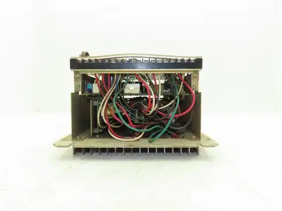 Hitachi HDV472 Servo Controller Power Supply Unit 270VDC Input 200/220VAC Output